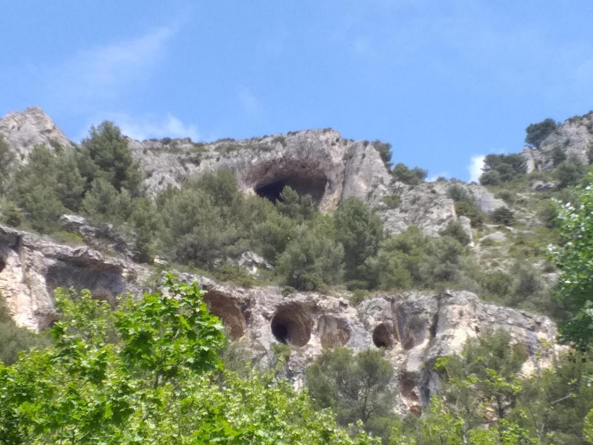 Maison Au Coeur De Fontaine De Vaucluse, Nichee Sur Le Rocher Et Surplombant La Sorgue Exteriör bild