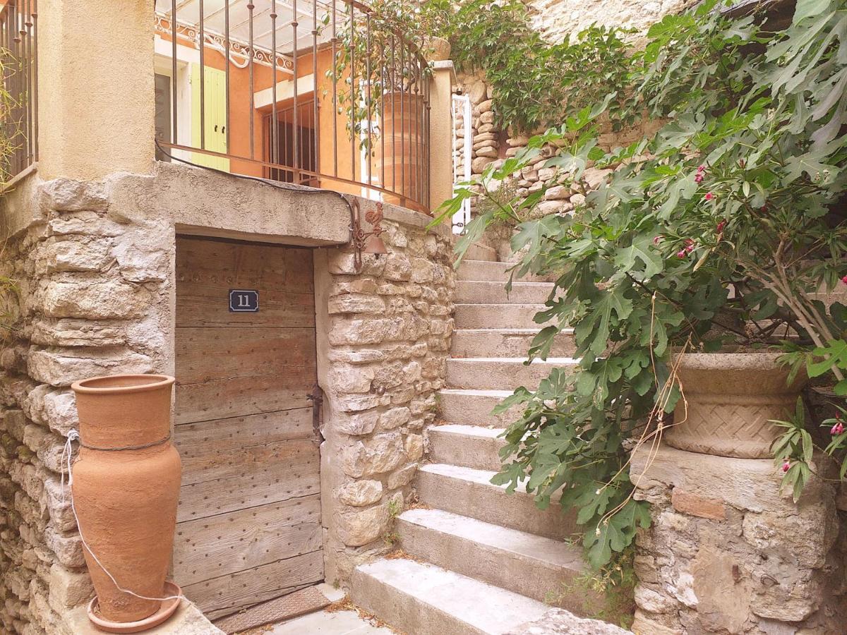 Maison Au Coeur De Fontaine De Vaucluse, Nichee Sur Le Rocher Et Surplombant La Sorgue Exteriör bild